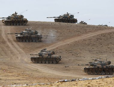 ΕΚΤΑΚΤΟ: Εισβολή του τουρκικού Στρατού στην Κομπάνι - Πολιορκείται η πόλη-σύμβολο των Κούρδων